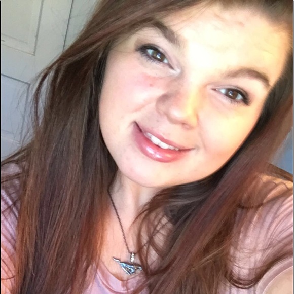 Meet your Posher - Picture 2 of 3